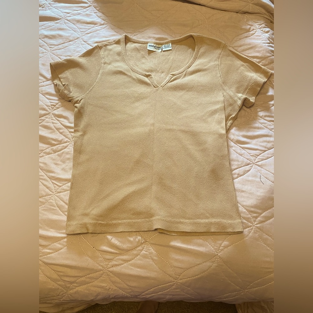 Newport News Women’s Tan Cropped T-Shirt